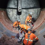 Pessoas da Bunker trabalhando no projeto revestimento anticorrosivo de uma torre de secagem na Bahia